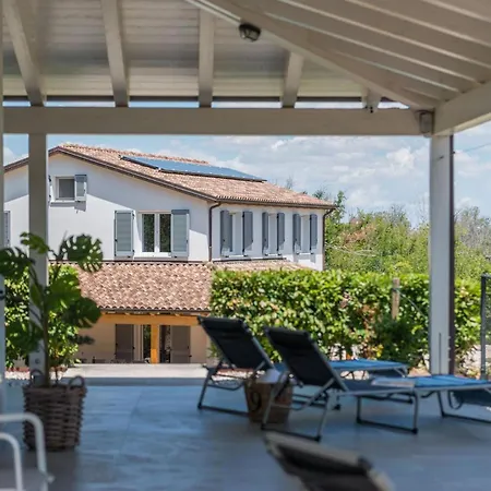 Teresa 16 Villa Sant'Angelo in Pontano